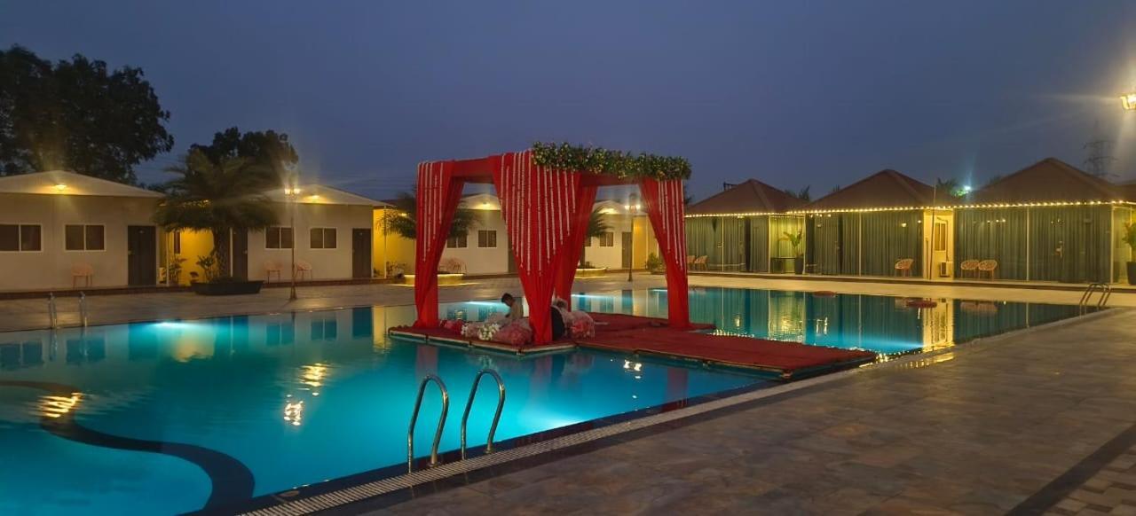 Vss Lawns & Resorts Llp Shahada 외부 사진