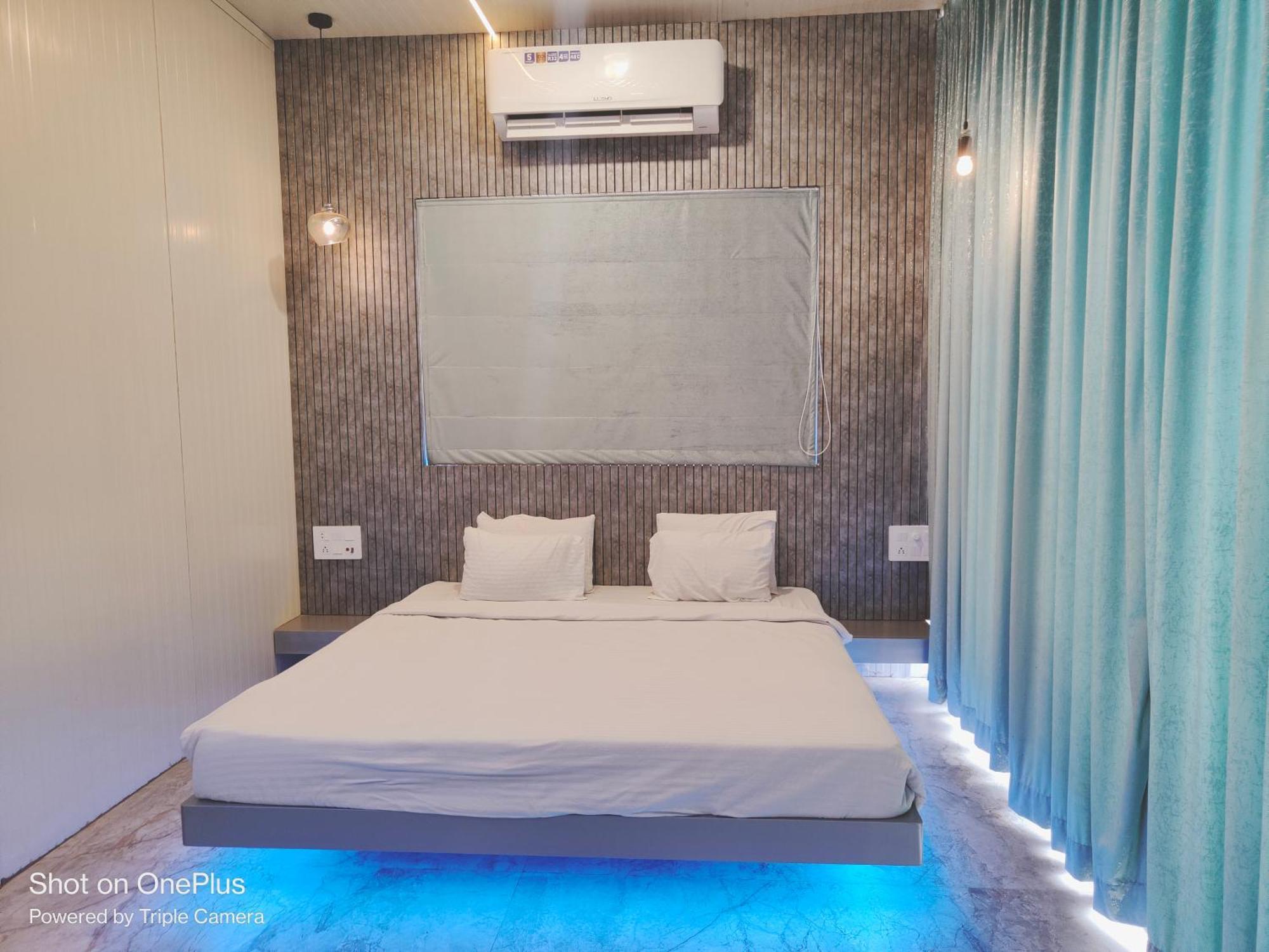 Vss Lawns & Resorts Llp Shahada 외부 사진