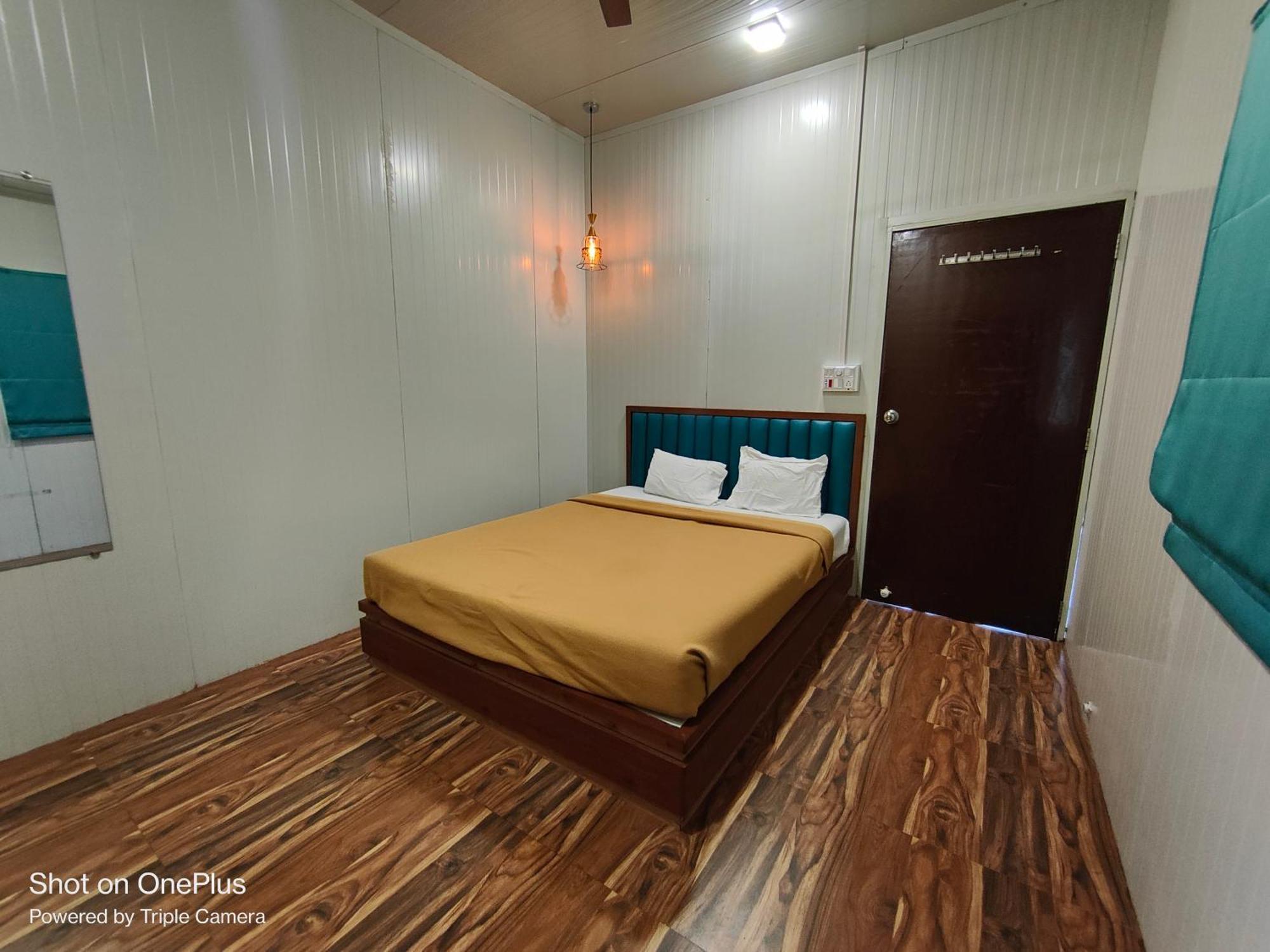 Vss Lawns & Resorts Llp Shahada 외부 사진