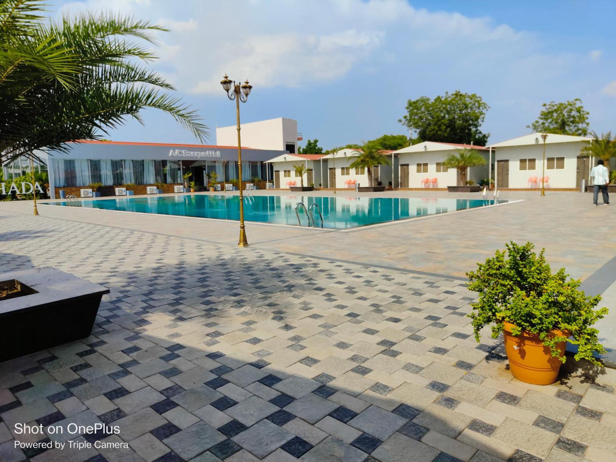 Vss Lawns & Resorts Llp Shahada 외부 사진